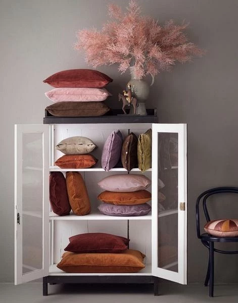 Bungalow DK Brickred Velvet Pillow 4 Bungalow DK Brickred Velvet Pillow